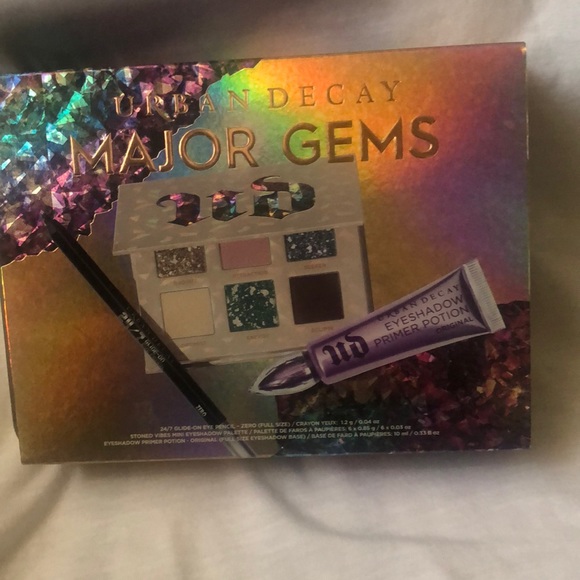 New Urban Decay Major Gems palette, eye pencil in Zero & eyeshadow primer in tin - Picture 8 of 15